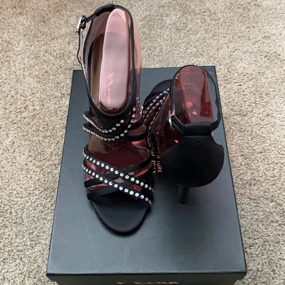 Black stiletto shoes